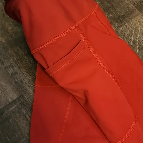 Victoria's Secret Total Knockout leggings - Picture 8 of 8